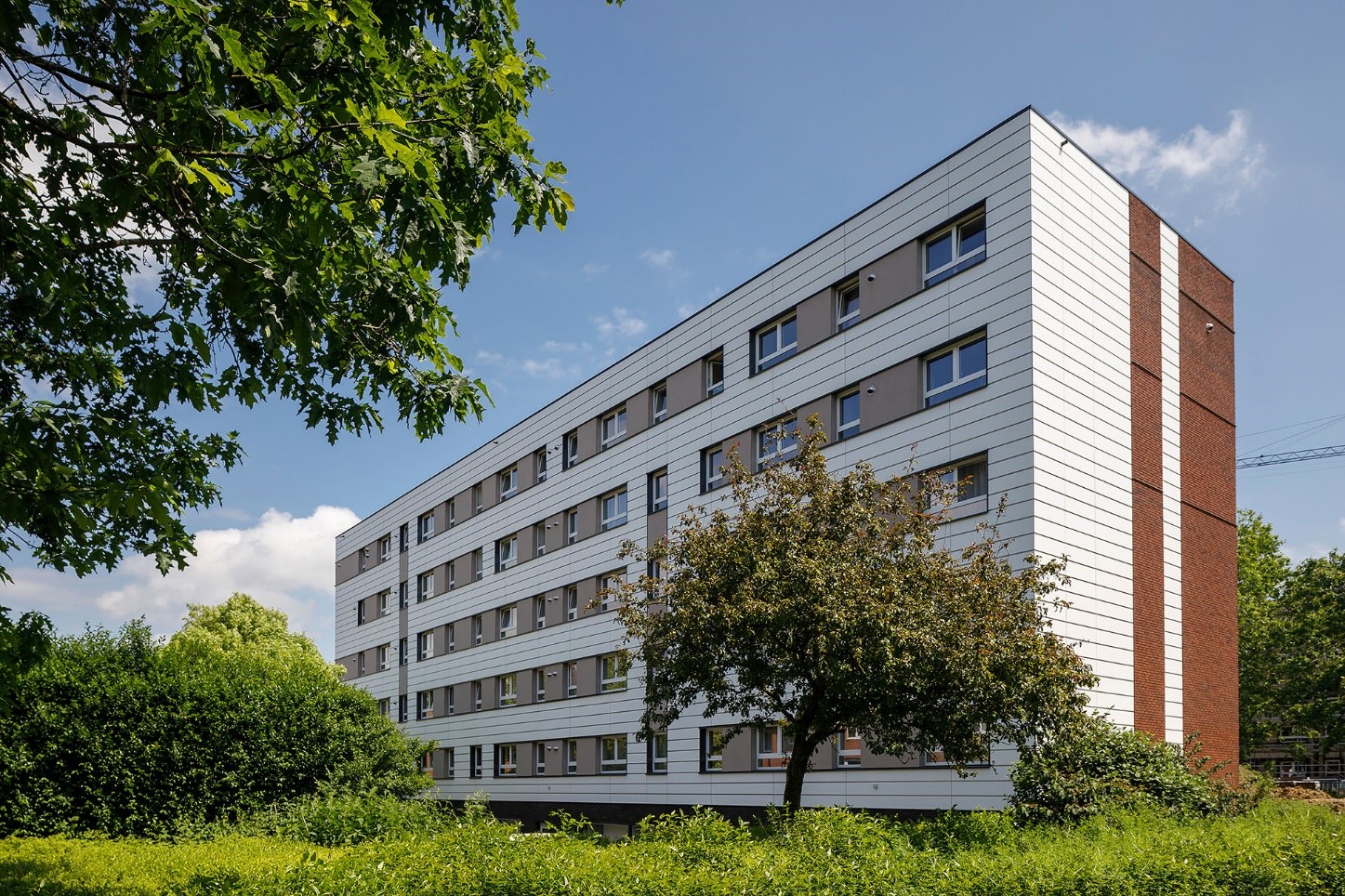 Une rénovation de façade avec liberté architecturale et performance technique 